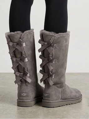 UGG Bailey Bow Tall II Boots Grey Sheepskin Suede Triple Satin Bows Grey Size 8